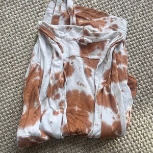 Goumi tie -Dye Lounge robe in White and Brown